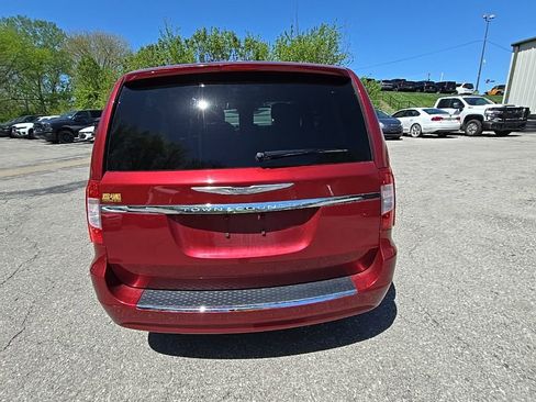 Used 2012 Chrysler Town & Country Touring w/ Entertainment Group #1 image 6