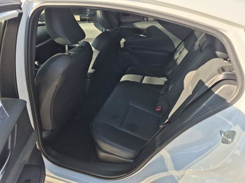 Used 2024 Toyota Prius XLE FWD image 11