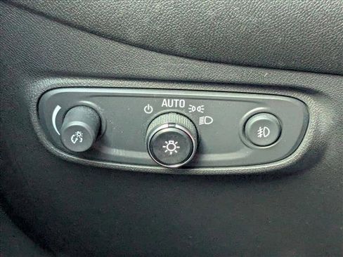 Used 2021 Chevrolet Equinox LT image 14