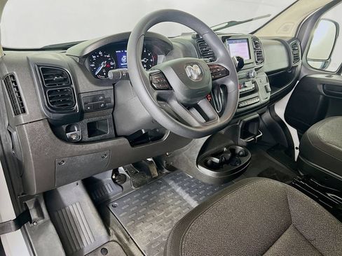 Used 2024 RAM ProMaster 2500 w/ Convenience Group FWD image 9