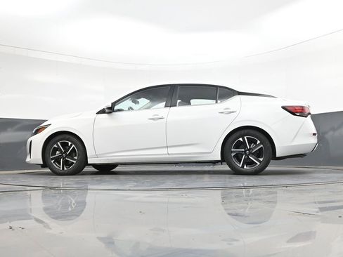Used 2025 Nissan Sentra SV FWD image 27