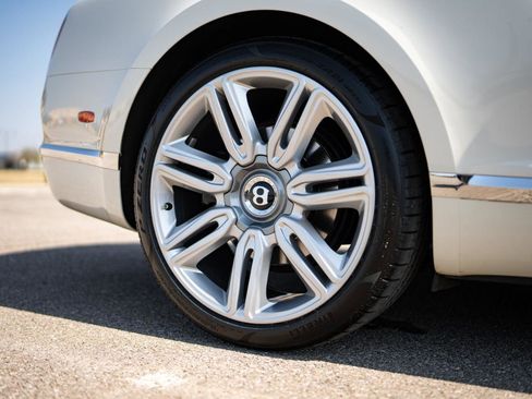 Used 2017 Bentley Continental GT image 25