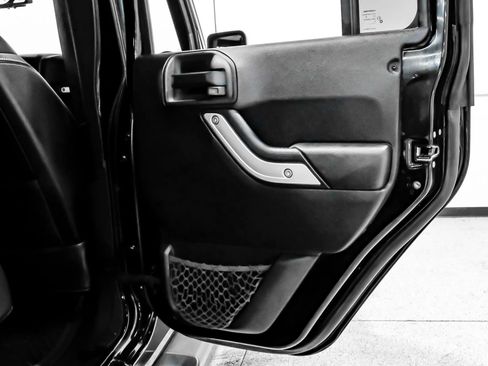 Used 2015 Jeep Wrangler Unlimited Sahara w/ Connectivity Group image 48