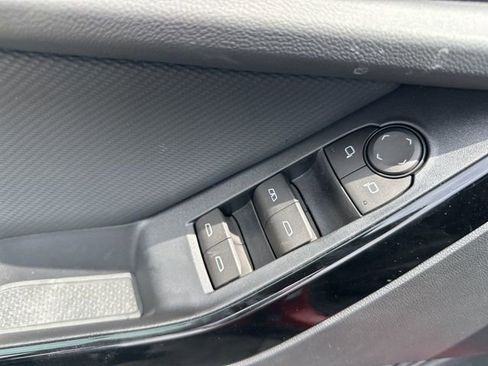 New 2026 Chevrolet Equinox LT w/ Convenience Package II image 9