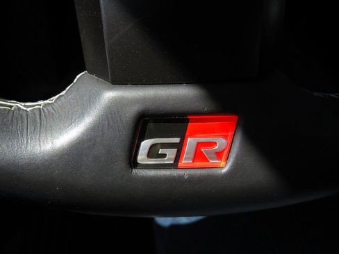 Used 2023 Toyota GR86 Premium w/ ALL Weather Mat Package (TMS) image 32