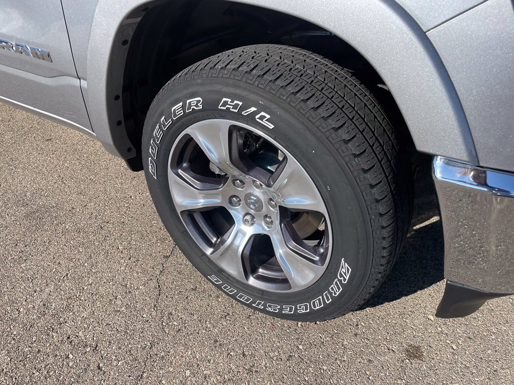 Used 2022 RAM 1500 Laramie AWD/4WD image 3