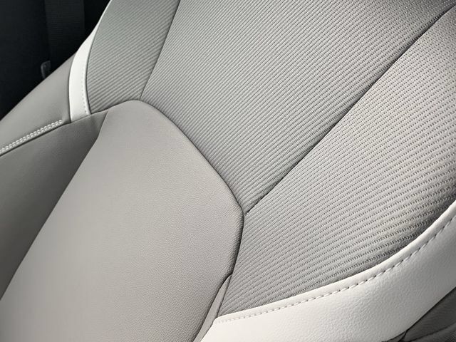 Used 2026 Toyota Camry SE w/ Convenience Package FWD image 11