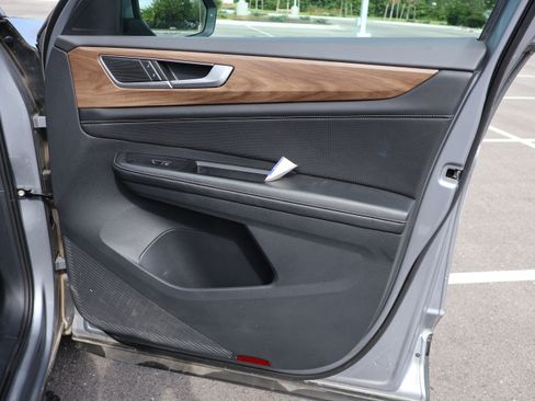 Used 2024 Volkswagen Atlas SE image 15