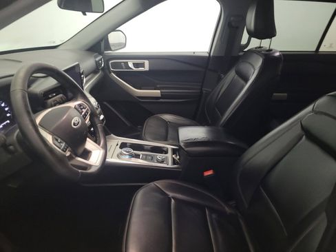 Used 2021 Ford Explorer XLT w/ Equipment Group 202A image 17