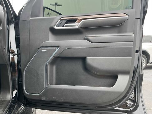 Used 2025 Chevrolet Silverado 1500 LT Trail Boss AWD/4WD image 26