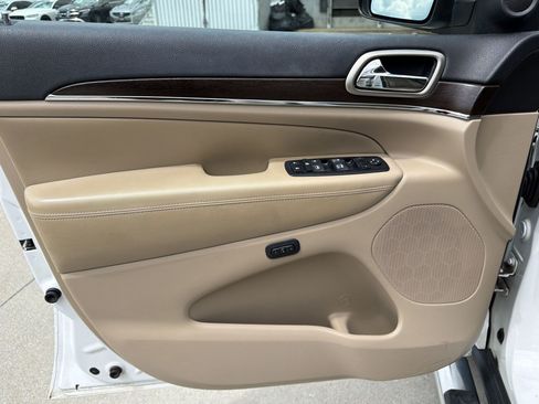 Used 2014 Jeep Grand Cherokee Limited RWD image 14
