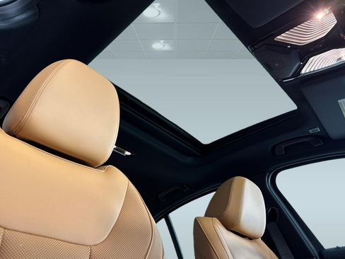 New 2026 BMW 330i Sedan w/ M Sport Package RWD image 23