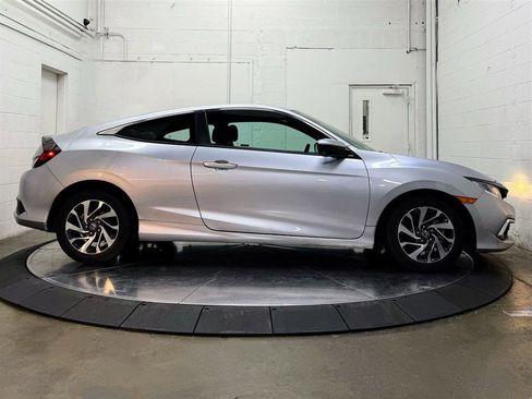 Used 2019 Honda Civic LX image 9