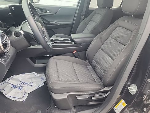 Used 2025 Chevrolet Equinox LT image 3