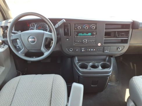 Used 2025 GMC Savana 3500 LT w/ LT Preferred Equipment Group RWD image 6