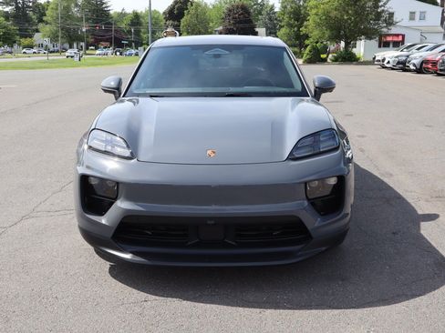 Used 2025 Porsche Macan 4 Electric w/ Premium Package AWD/4WD image 2
