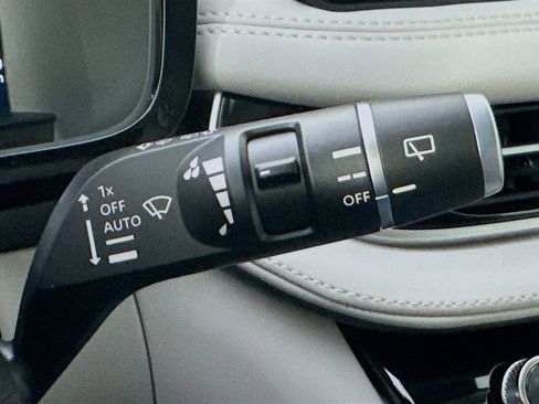 New 2026 INFINITI QX60 Luxe w/ Family Package image 15