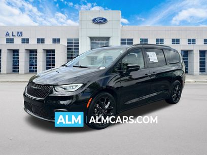 Used 2025 Chrysler Pacifica Limited