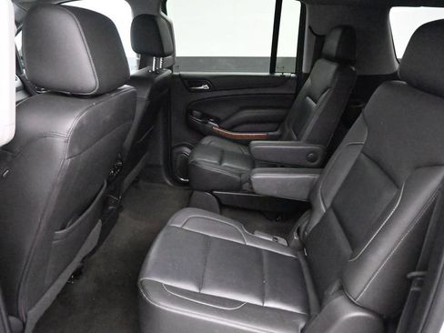 Used 2018 Chevrolet Suburban Premier RWD image 13