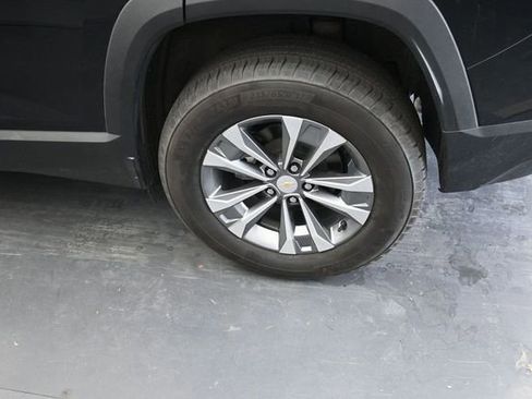 Used 2025 Chevrolet Equinox LT AWD/4WD image 13