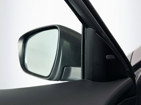 Used 2020 Nissan Rogue S FWD image 16