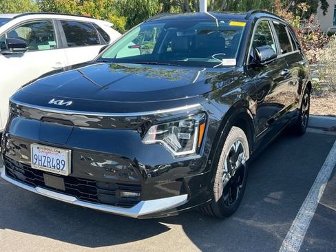 Used 2023 Kia Niro Wave FWD image 2