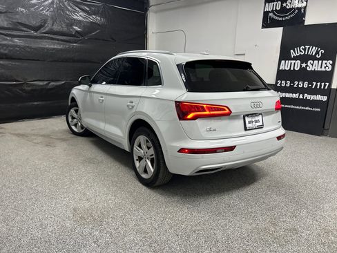Used 2019 Audi Q5 Prestige w/ Prestige Package image 3