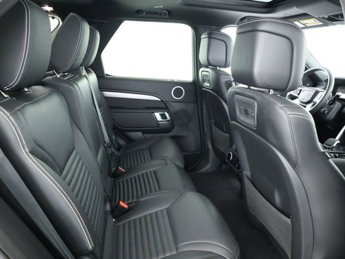 Used 2024 Land Rover Discovery Dynamic SE image 21