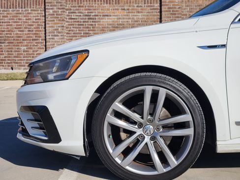 Used 2017 Volkswagen Passat 1.8T R-Line image 10