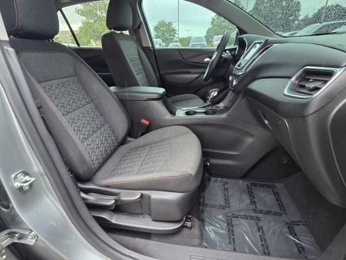 Used 2023 Chevrolet Equinox LT FWD image 16
