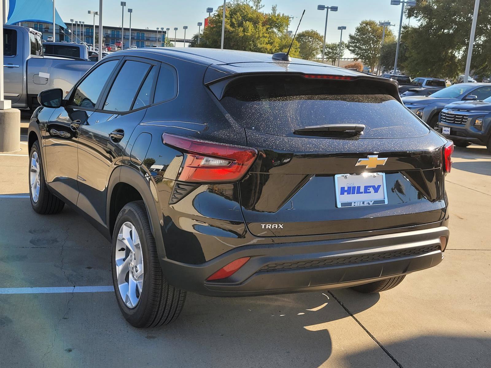 New 2026 Chevrolet Trax LS w/ LS Convenience Package FWD image 3
