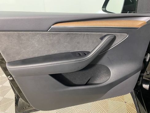Used 2023 Tesla Model Y Performance AWD/4WD image 19
