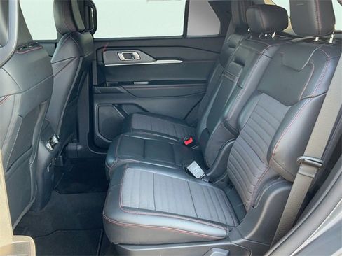 Used 2025 Ford Explorer ST-Line image 25