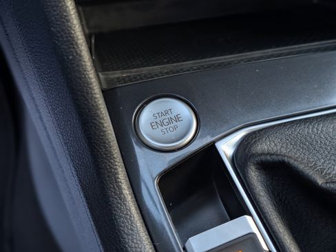 Used 2023 Volkswagen Tiguan SE image 21