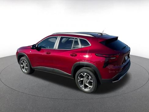 Used 2025 Chevrolet Trax LT image 10