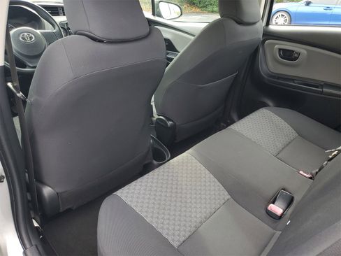 Used 2016 Toyota Yaris L image 18