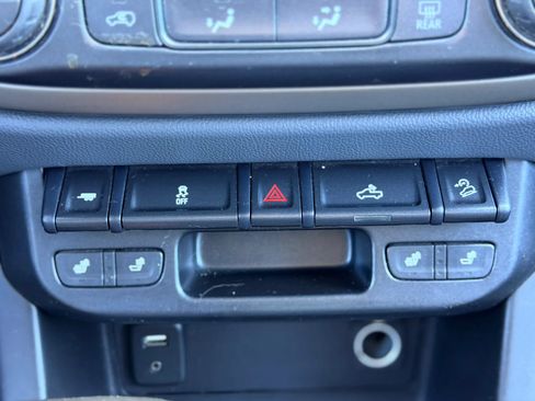 Used 2018 Chevrolet Colorado Z71 AWD/4WD image 25