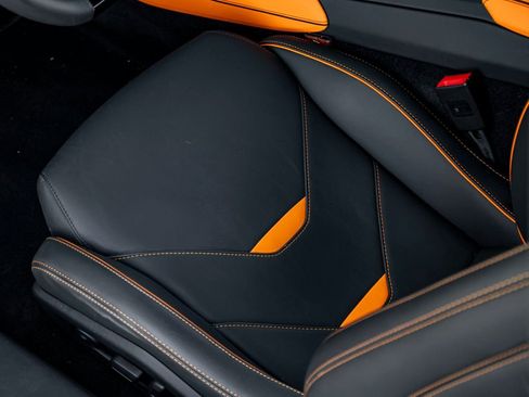 Used 2020 Lamborghini Huracan EVO image 17