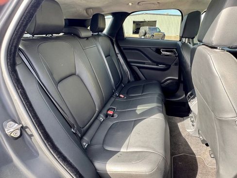 Used 2020 Jaguar F-PACE Premium image 10
