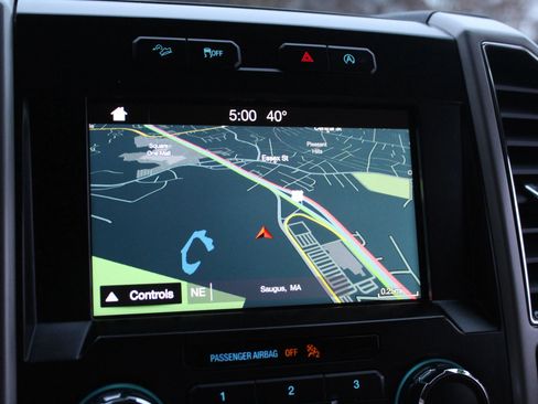 Used 2017 Ford F150 Lariat w/ Trailer Tow Package image 32