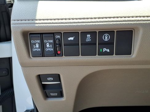 Used 2023 Honda Odyssey Elite image 17