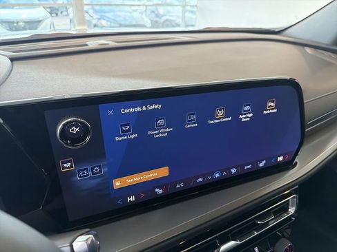 New 2026 Chevrolet Traverse LT w/ Sun and Wheel Package image 32