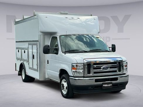 Used 2025 Ford E-350 and Econoline 350 Super Duty w/ Power Equipment Group RWD image 7