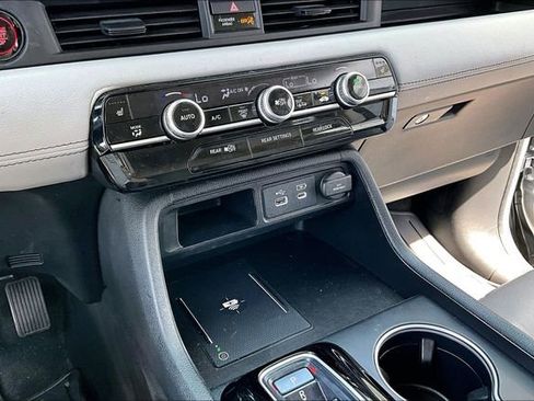 Certified 2025 Honda Pilot Touring image 23