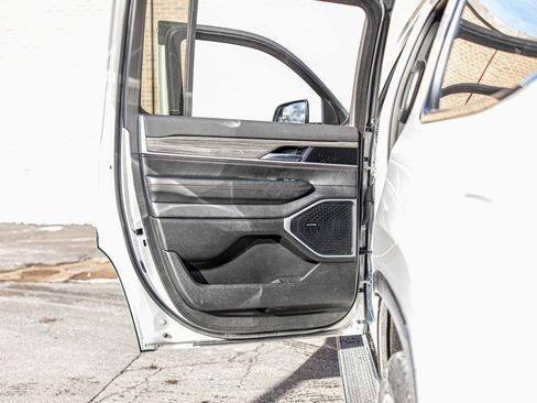 Used 2022 Jeep Wagoneer Series II w/ Premium Group I image 33