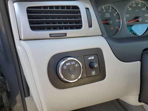 Used 2008 Chevrolet Impala LT w/ Luxury Edition Package image 9