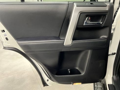 Used 2021 Toyota 4Runner SR5 Premium image 16