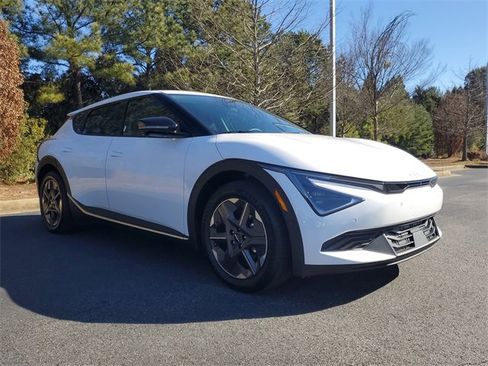 New 2025 Kia EV6 Light w/ Light LR Technology Package image 3