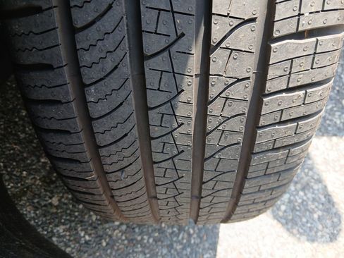 Used 2025 Volkswagen Tiguan SE R-Line image 28