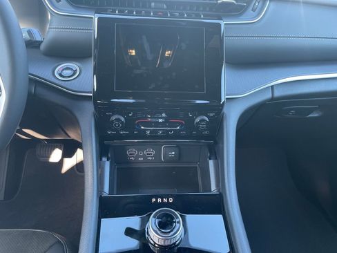 New 2025 Jeep Grand Cherokee L Altitude image 13